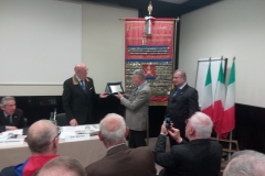 Consegna di una targa al Cavalier Antonio Beretta in segno di stima per il lavoro svolto come Presidente Nazionale dei Fanti